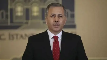 وزير الداخلية التركي يتعهد بخفض أعداد المهاجرين خلال 4 أشهر ويتخذ هذا الإجراء