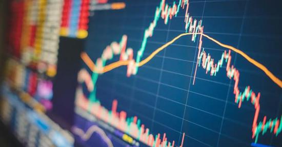شركة رقائق صينية تقفز 206 بالمئة في أول يوم تداول