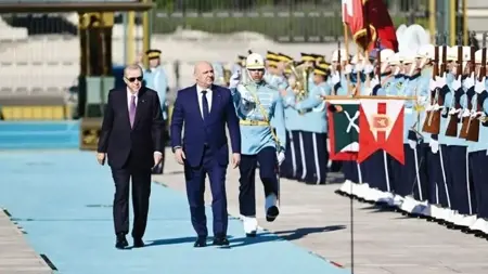 أردوغان للبنان: مستعدّون للمساهمة في الأمن والإعمار.. وأكثر من 4300 شهيد بالعدوان الإسرائيلي