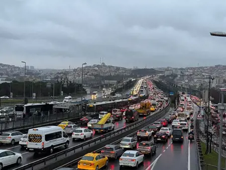 ازدحام مروري كثيف بإسطنبول