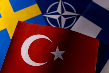 بيان قمة الناتو يرحب بالإتفاق الثلاثي بين تركيا والسويد والناتو