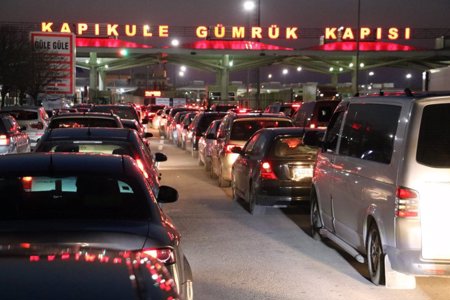 تزايد أعداد السياح البلغار عشاق التسوق في تركيا