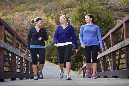ما هي فوائد ممارسة رياضة المشي بعد الأكل؟ الخبراء يجيبون