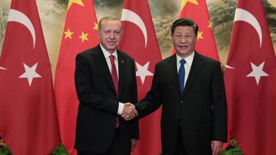الرئيس الصيني يتمنى الشفاء لأردوغان وزوجته 