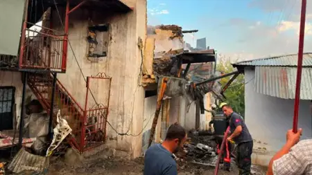 حريق في كماليه بولاية أرزنجان يُتلف 8 منازل متلاصقة