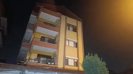 إخلاء مبنى من 4 طوابق في كوجالي احترازياً بعد سماع أصوات من أعمدته