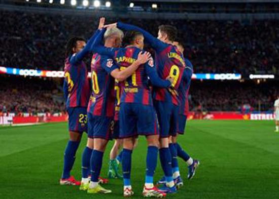 برشلونة يفوز على ريال أوفييدو ويستعيد صدارة الدوري الإسباني