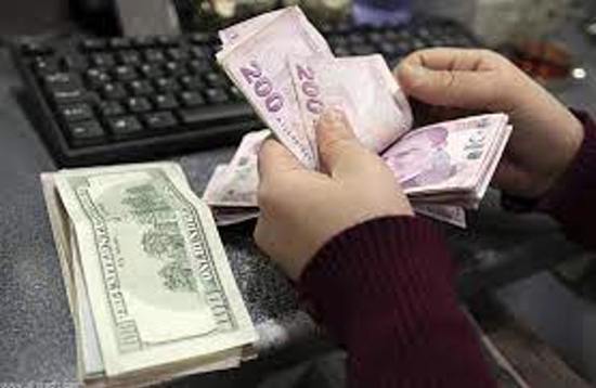 الليرة التركية تهوي أمام الدولار وتتجاوز عتبة الـ12 ليرة مقابل الدولار