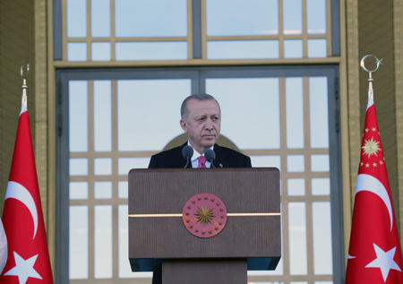 الرئيس التركي: حاسبنا وسنواصل محاسبة الخونة