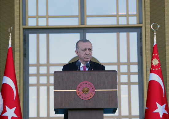 الرئيس التركي: حاسبنا وسنواصل محاسبة الخونة