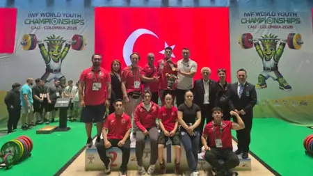 رافعو الأثقال الأتراك يحصدون 17 ميدالية في بطولة العالم للنجوم بكولومبيا