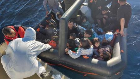 إنقاذ 130 مهاجراً غير نظامي في إزمير