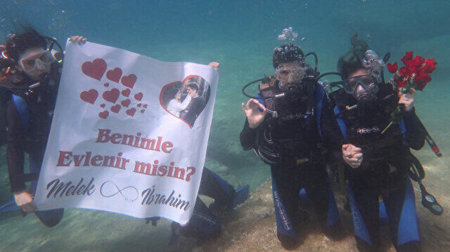 "تحت الماء "..آخر صيحات عروض الزواج في تركيا
