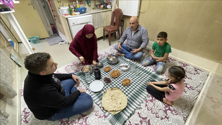 العوائل السورية في تركيا تستقبل رمضان وسط فرحة ممزوجة بحزن الغربة