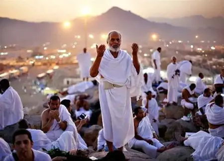 عرفات يكمل استعداداته لاستقبال حجاج بيت الله الحرام عرفات يكمل استعداداته لاستقبال حجاج بيت الله الحرام