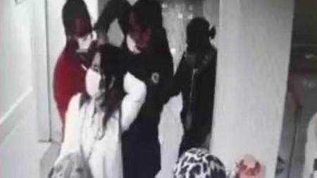 اعتداء على طبيبة عاملة في مستشفى بإسطنبول.. وزير الصحة يخرج عن صمته