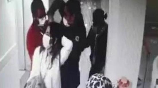 اعتداء على طبيبة عاملة في مستشفى بإسطنبول.. وزير الصحة يخرج عن صمته