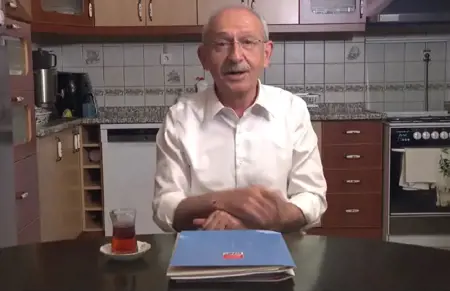 كيليتشدار أوغلو يثير الجدل بسبب ارتدائه سوارًا يجلب الحظ.. ما القصة؟