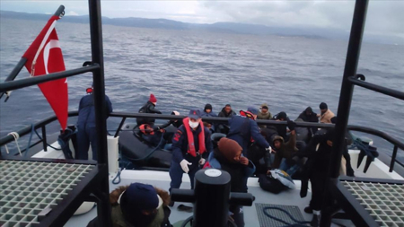 إنقاذ 122 مهاجراً قبالة سواحل إزمير