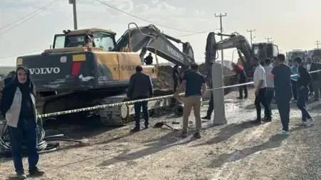 مصرع ثلاث عمال إثر انهيار أرضي في شانلي أورفا مصرع ثلاث عمال إثر انهيار أرضي في شانلي أورفا