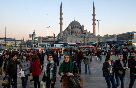 ارتفاع عدد السياح الأجانب في تركيا خلال فبراير بنسبة 186.5 بالمائة