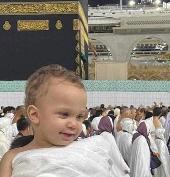 مصرع طفل مصري بالسعودية بعد ساعات قليلة من نشر صوره بملابس الإحرام