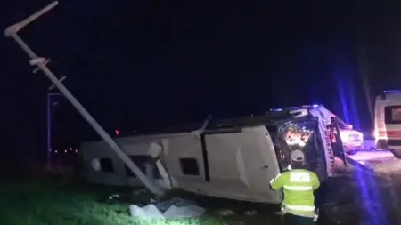 جرحى إثر انقلاب حافلة ركاب في ولاية "فان" جرحى إثر انقلاب حافلة ركاب في ولاية "فان"