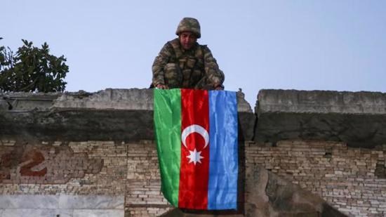 كم عدد الجنود الذين لقوا مصرعهم من الجانبين الأرمني والأذربيجاني حتى الآن؟
