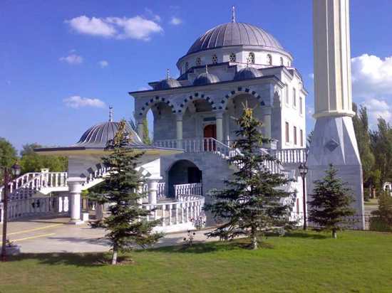 أوكرانيا تتهم روسيا بقصف مسجد السلطان سليمان القانوني في ماريوبول
