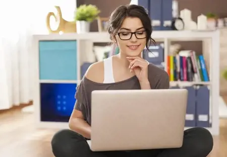 أبرز سبع وظائف من المنزل توفر دخلاً مرتفعاً