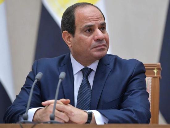 السيسي يُصادق على قرار منح الرخصة الذهبية لجميع المستثمرين في مصر