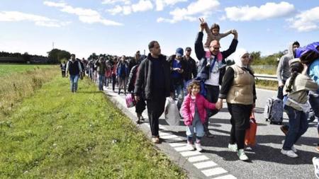 العفو الدولية تطالب الدنمارك بالتراجع عن قرار ترحيل 380 لاجئا سوريا 