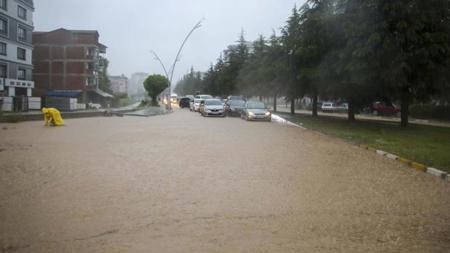 تحذير 13 محافظة تركية من العواصف القوية والأمطار