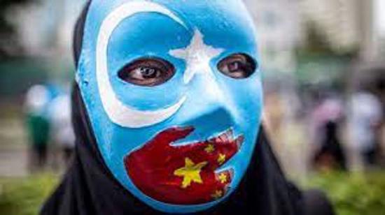 ثلاث دول عربية سلمت مسلمي الإيغور إلى جحيم السلطات الصينية 