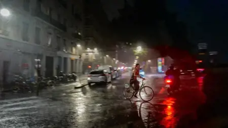 فرنسا تحت وطأة الحرائق والحرّ القياسي.. تحذيرات من عواصف وبَرَد عنيف في 10 محافظات