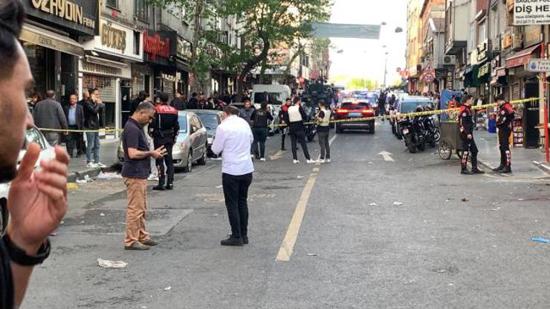 مصرع شخص وإصابة 4 آخرين جراء هجوم مسلح في بيوغلو في اسطنبول