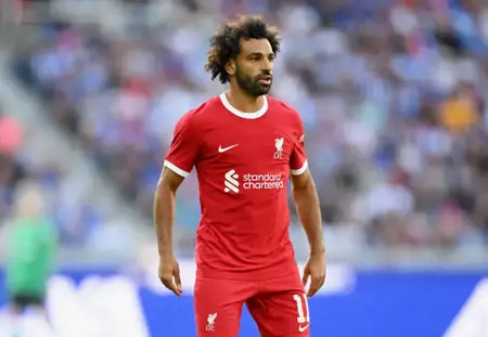 «مين اللي أكل الاتنين؟».. مزحة البقلاوة بين محمد صلاح ووكيله تُشعل «إكس»