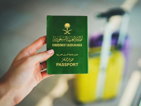 بعد قرار تعديل نظام منح الجنسية.. رابع أسرة عربية تحصل على الجنسية السعودية