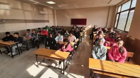 تركيا ..عودة قرابة 58 ألف طالب وطالبة من منطقة الزلزال إلى مدارسهم