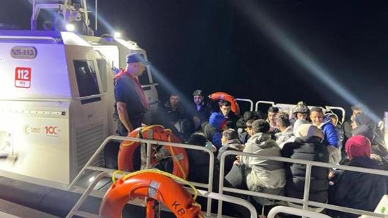القبض على 25 مهاجرًا غير نظامي قبالة سواحل موغلا التركية