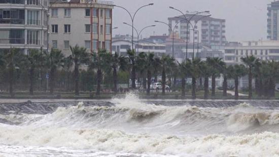 الأرصاد :تنبيهات بعواصف رعدية ورياح قوية على بعض المناطق بتركيا