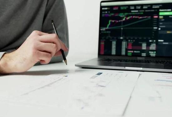 تركيا تدخل مرحلة تشدد في الاستثمارات العامة: لا مشاريع جديدة إلا للضرورة