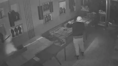 خلال دقيقة ونصف.. سرقة 4 كيلو جرام من الذهب في إسنيورت باسطنبول