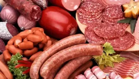 فضيحة اللحوم المغشوشة تهز تركيا.. وزارة الزراعة تكشف ماركات شهيرة تخلط الكفتة والسجق بـ "الأحشاء"