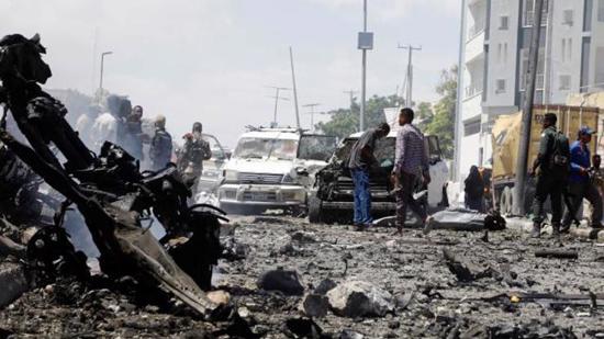الصومال: مصرع 12 شخصًا بينهم وزير الصحة جراء 3 هجمات انتحارية