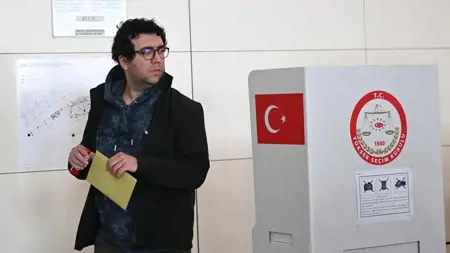 بدأ عملية التصويت للانتخابات في مطارات تركيا