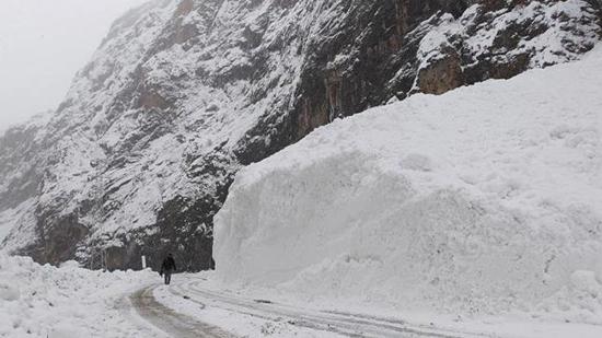 استمرار تساقط الثلوج الكثيفة في معظم أنحاء تركيا