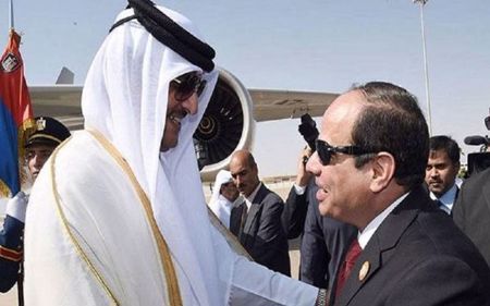 السيسي يدعو أمير قطر لزيارة مصر في أقرب فرصة