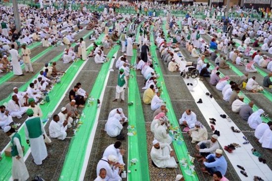 قرار هام من شؤون الحرمين بخصوص سُفر الإفطار والاعتكاف بالمسجد الحرام