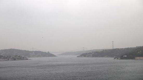 فتح مضيق البوسفور في إسطنبول أمام حركة السفن